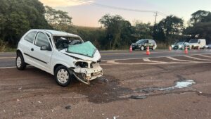 jovem-de-27-anos-morre-em-batida-entre-carro-e-caminhao-na-br-369,-em-cascavel