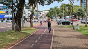 agora-e-lei:-cascavel-regulamenta-circulacao-de-veiculos-eletricos