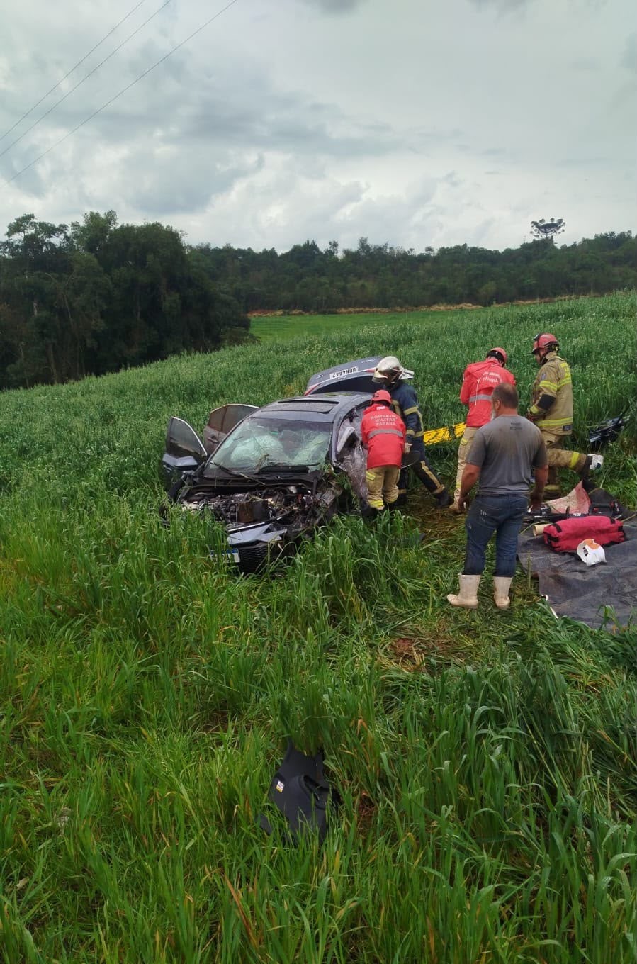 motorista-morre-apos-carro-invadir-pista-contraria-na-br-158