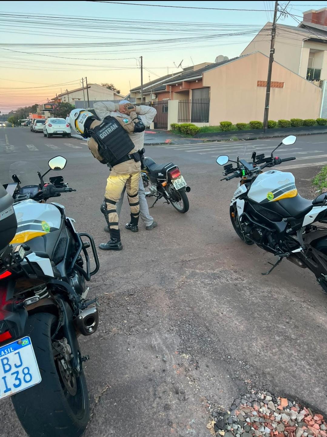 operacao-de-transito-aborda-79-veiculos-e-recolhe-motocicletas-na-regiao-norte-de-cascavel