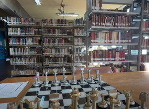 com-descontos-especiais,-feira-do-livro-atrai-apaixonados-por-literatura-em-cascavel