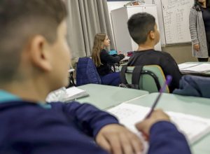 professor-brasileiro-perde-21%-do-tempo-de-aula-para-manter-disciplina