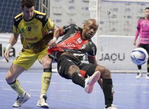 jaragua-e-joinville-empatam-pela-1a-rodada-da-copa-sul