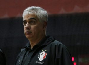 debutante-na-competicao-desafia-um-campeao-de-lnf