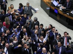 camara-aprova-retirada-da-mp-alternativa-ao-iof;-texto-caduca