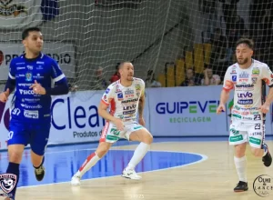 cascavel-goleia-o-ampere-e-avanca-as-quartas-de-final-da-serie-ouro