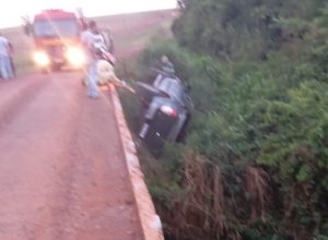 motorista-morre-apos-carro-cair-de-ponte-em-estrada-rural-de-palotina