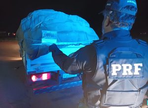 prf-apreende-carga-de-cigarros-em-juranda