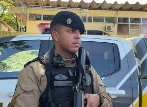 pm,-bpfron-e-policia-federal-apreendem-maconha-e-cigarros-contrabandeados-em-cascavel