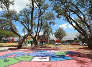 taroba-fm-realiza-festa-“brincando-na-praca”-para-o-dia-das-criancas-em-cascavel