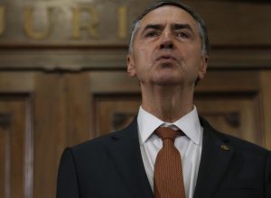 barroso-diz-que-pretende-viver-sem-exposicao-publica-apos-sair-do-stf