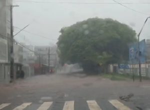 chuva-forte-deixa-pontos-de-alagamento-e-coloca-populacao-em-alerta-em-cascavel