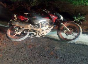 moto-furtada-e-encontrada-abandonada-em-cafelandia