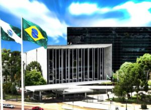 assembleia-legislativa-do-parana-suspende-uso-de-placas-reservadas-por-deputados