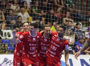 com-atuacao-segura,-atlantico-vence-umuarama-e-sai-na-frente-nas-oitavas-da-lnf-cresol-2025