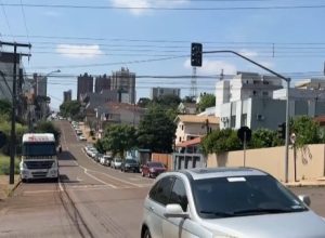 novos-semaforos-entram-em-operacao-na-souza-naves-apos-morte-de-jovem