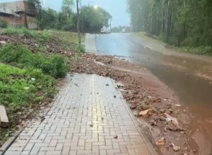 moradores-do-bairro-14-de-novembro-sofrem-com-alagamentos-em-cascavel