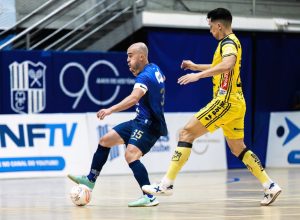 minas-e-jaragua-ficam-no-empate-no-1o-jogo-das-oitavas-da-lnf-cresol-2025