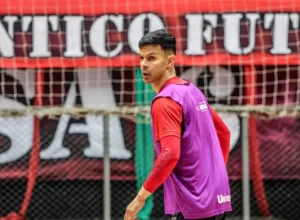 em-vantagem,-atlantico-mantem-cautela-para-avancar-as-quartas-da-lnf