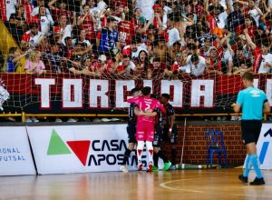 campo-mourao-elimina-pato-e-esta-nas-quartas-da-lnf-cresol-2025