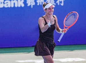 luisa-stefani-retorna-ao-top-20-e-comemora-inedita-vaga-no-finals