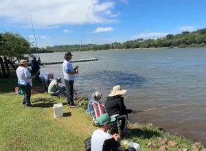 pescaria-no-lago-municipal-de-cascavel-promove-lazer-e-saude-para-idosos