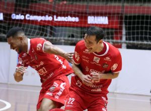 atlantico-vira-para-cima-do-guarani-e-avanca-as-quartas-do-gauchao