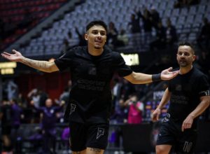 luisinho-comenta-evolucao-no-profissional-do-corinthians