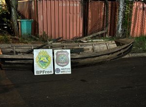 policia-apreende-mil-unidades-de-cigarro-eletronico-em-porto-clandestino-de-foz-do-iguacu