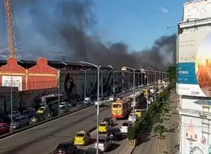 incendio-atinge-barracao-de-escola-de-samba-na-zona-portuaria-do-rio