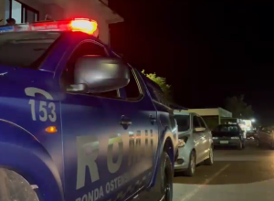 mulher-e-agredida-com-garrafadas-apos-confusao-em-bar-no-bairro-santa-cruz