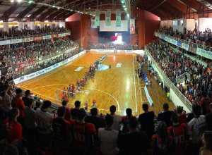 com-a-casa-cheia,-joinville-busca-a-classificacao-para-as-quartas-de-final-da-lnf