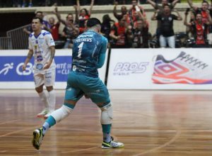 joinville-empata-com-o-velez-e-avanca-as-quartas-de-final-da-lnf-cresol-2025