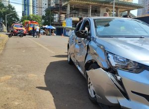duas-pessoas-ficam-gravemente-feridas-em-acidente-no-centro-de-cascavel