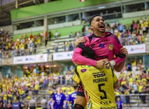 jaragua-vence-o-minas-em-casa-e-se-classifica-para-as-quartas-da-lnf