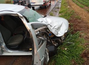 acidente-entre-carro-e-caminhao-deixa-duas-pessoas-feridas-na-br-369,-em-corbelia