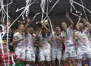 “momento-indescritivel”,-festeja-william-bolt-apos-titulo-do-atlantico-com-virada-sobre-o-magnus