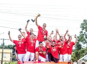 multidao-recepciona-campeoes-da-copa-do-brasil-em-erechim