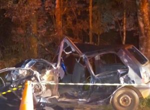 grave-acidente-entre-carro-e-caminhao-na-br-373-deixa-um-morto-e-tres-feridos