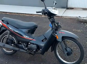 homem-e-preso-desmontando-moto-furtada-no-bairro-jardim-america-em-foz-do-iguacu