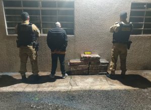 policia-apreende-119,7-kg-de-maconha-e-recupera-veiculo-roubado-na-br-277