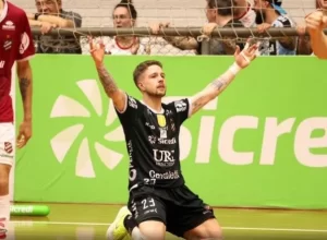 como-o-goleiro-ale-falcone-foi-de-vilao-a-heroi-do-atlantico-no-titulo-da-copa-do-brasil