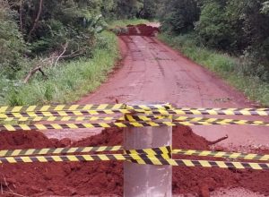 prefeitura-comunica-interdicao-de-via-na-linha-scanagatta-devido-a-desmoronamento-de-bueiro