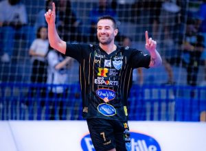 velez-goleia-o-soberano-e-avanca-para-a-semifinal-do-gauchao-serie-b