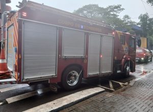 fogo-em-mangueira-de-gas-mobiliza-corpo-de-bombeiros-em-colegio-particular-de-cascavel