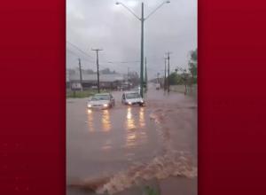 chuva-faz-lago-municipal-de-toledo-transbordar-e-provoca-alagamentos-na-cidade