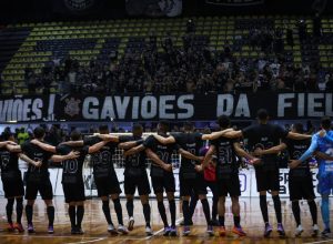 corinthians-vence-classico-contra-o-magnus-e-larga-na-frente-nas-quartas-de-final-da-lnf