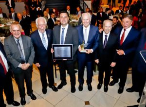 movimento-pro-parana-empossa-nova-diretoria-e-presta-homenagem-a-ratinho-junior