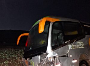 condutor-de-caminhonete-fica-gravemente-ferido-em-acidente-na-pr-180-em-cascavel