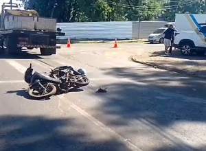 mulher-morre-em-grave-acidente-entre-moto-e-caminhao-em-foz-do-iguacu